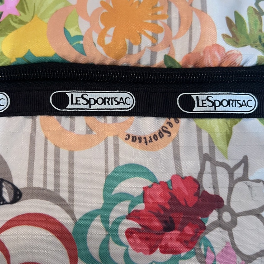 LeSportSac Flower and Butterflies Multicolored Crossbody Bag NWOT - Picture 3 of 13